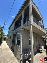 Building Photo - 229 E 85th St