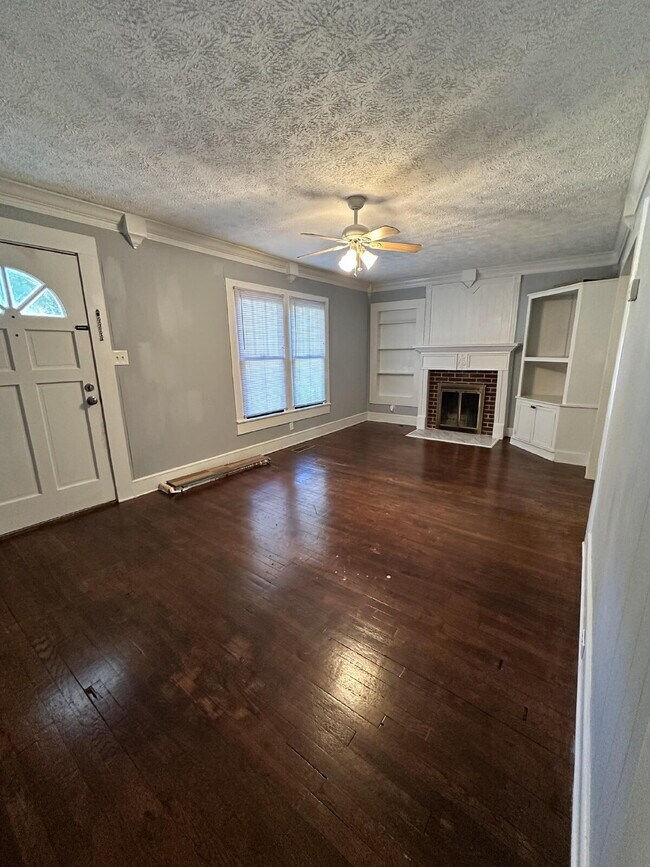 Foto del edificio - Charming 3 bed/1 bath in the city!