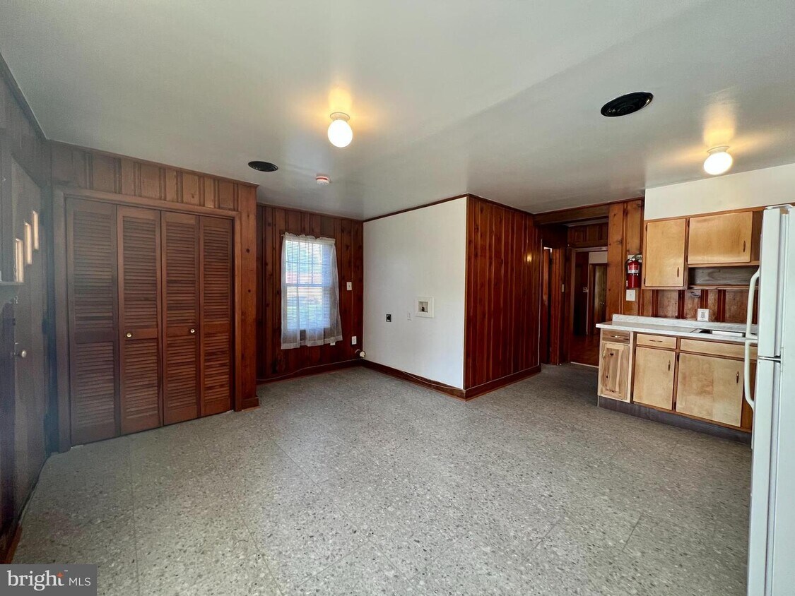 921 N Queen St, Martinsburg, WV 25404 House Rental in Martinsburg, WV