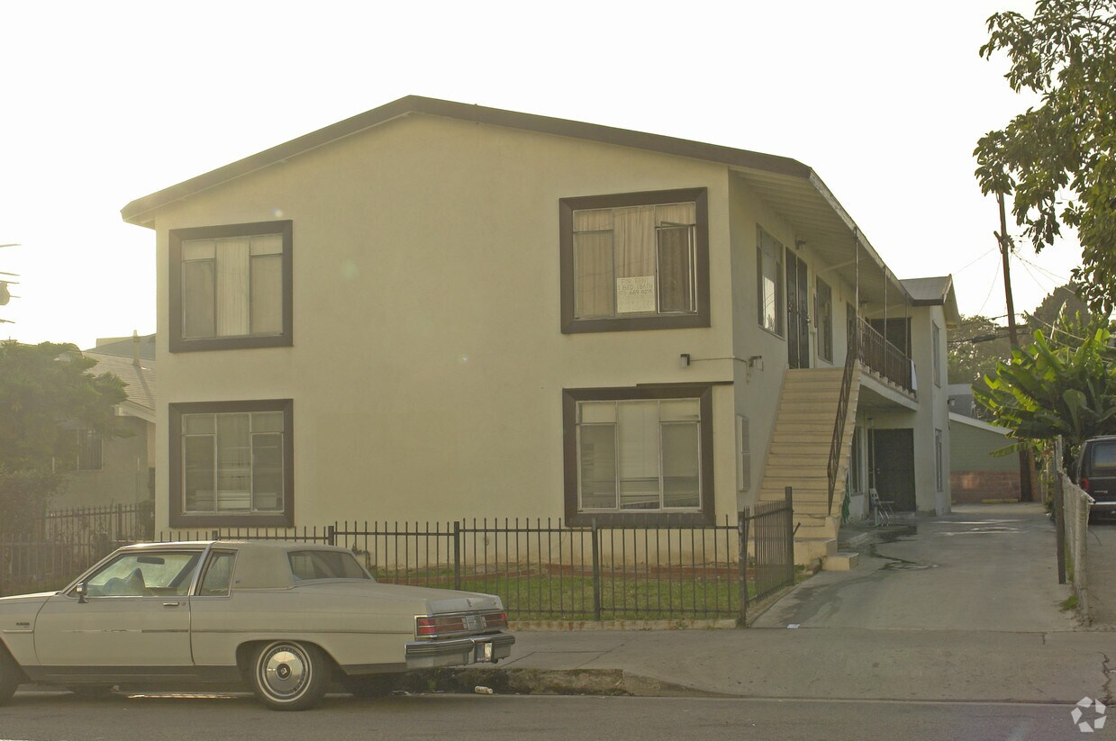 Primary Photo - 1433 N Bronson Ave
