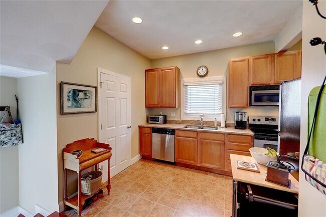 Foto del edificio - Providence/Elmhurst – Gorgeous Single Fami...