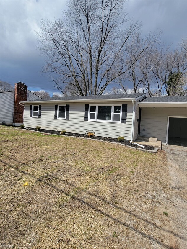 Primary Photo - 3 br, 2 bath House - 10810 East Sheley Road