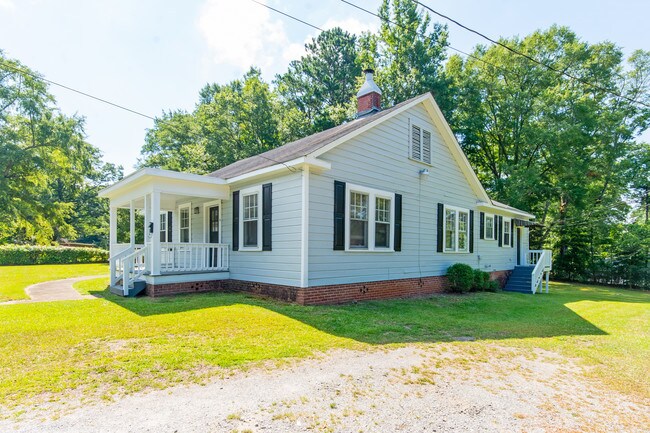Side A has off street parking and 2 entrances - 36 Forrest St