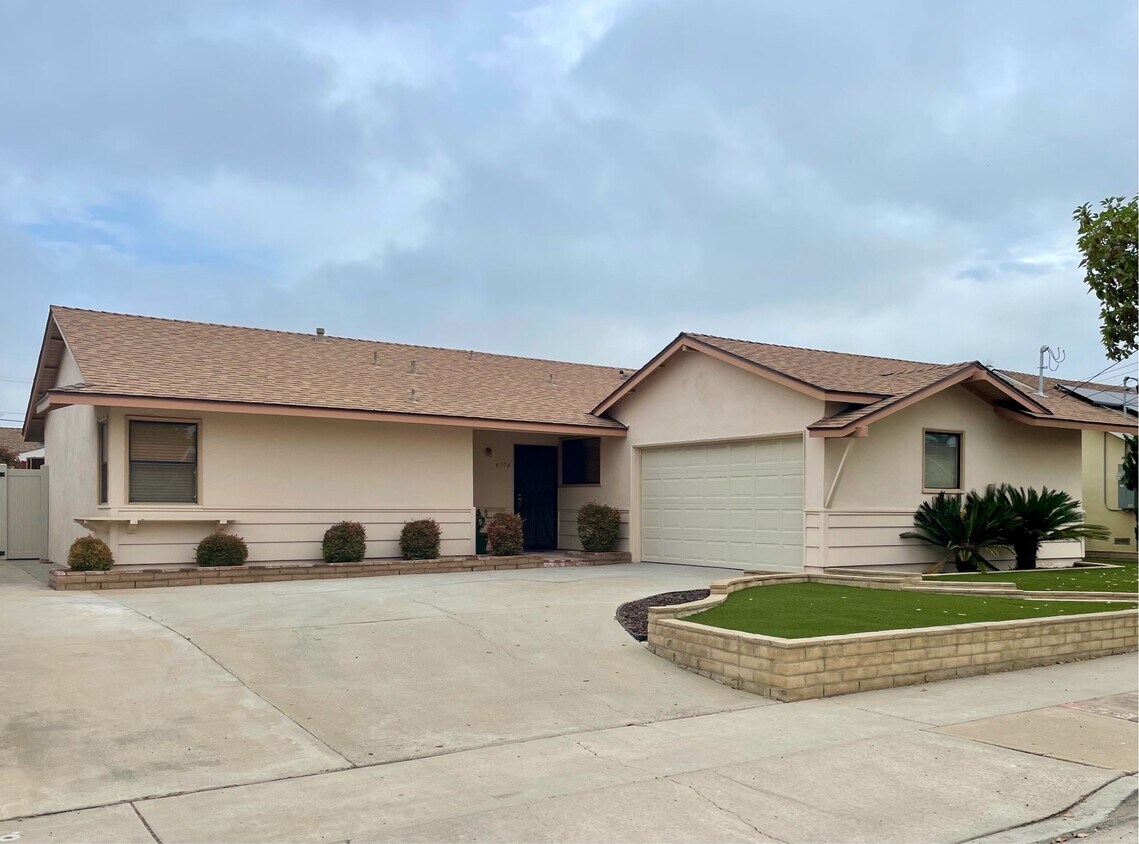 Foto principal - 4774 Mt Alifan Dr