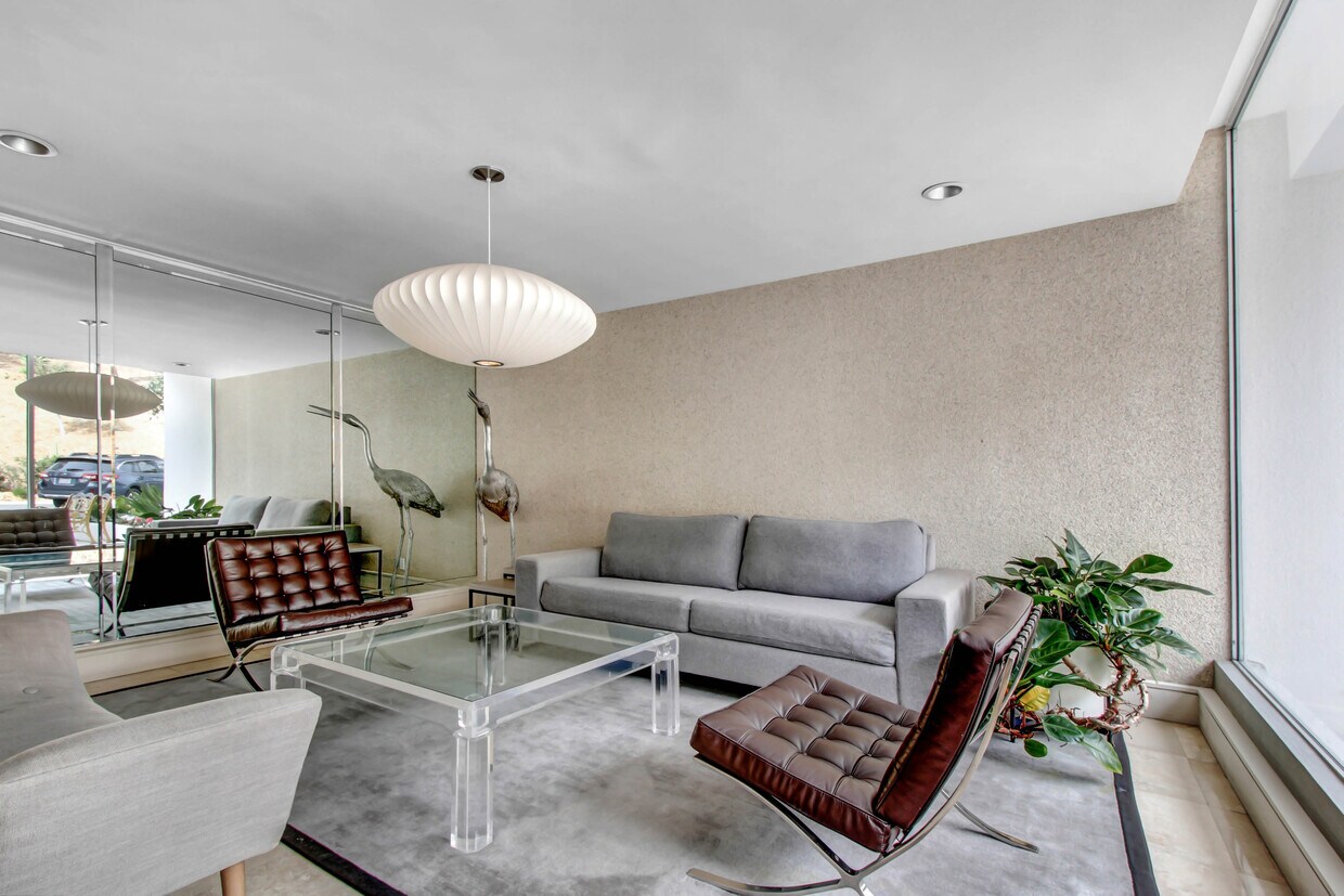 Foto principal - 17352 W Sunset Blvd