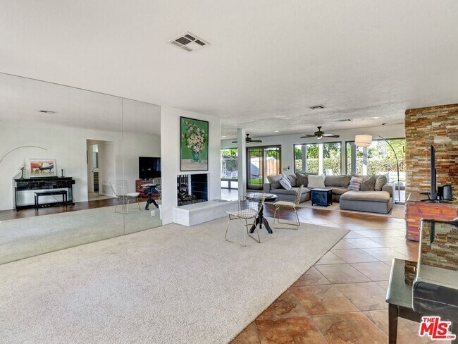 Foto del edificio - 72816 Willow St