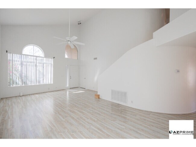 Foto del edificio - Discover Refined Living In This Remarkable...