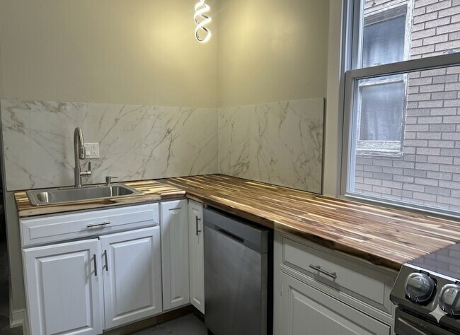 Foto del edificio - 4332 S Hermitage Ave