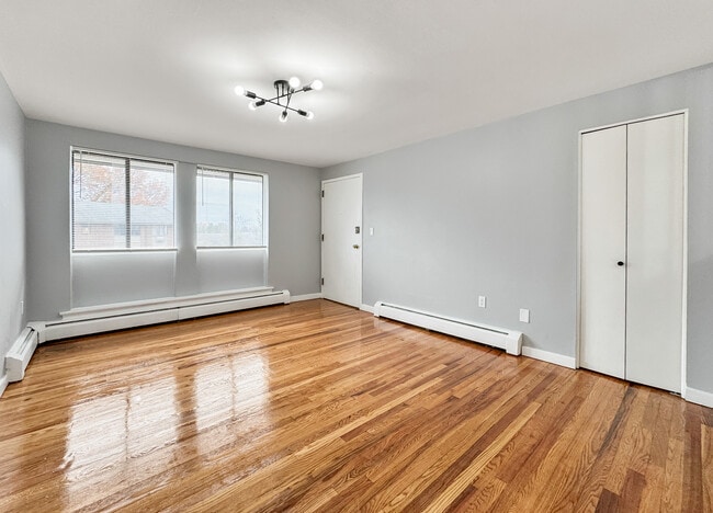 Foto del edificio - 20 Henderson Dr