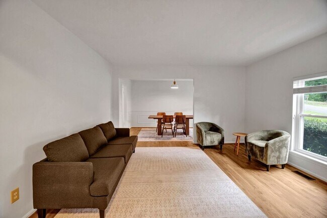 Foto del edificio - 3541 W Lakeside Dr