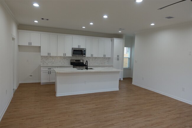 Building Photo - 9602 Champion Heavens Dr