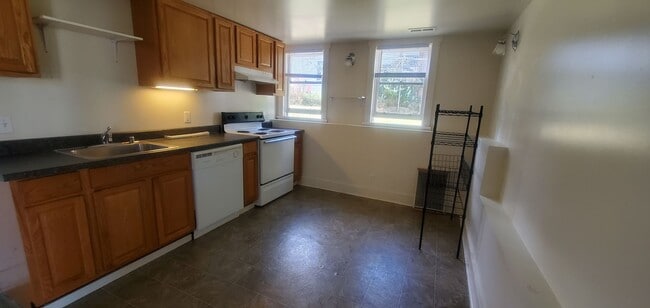 Building Photo - 1111 High St