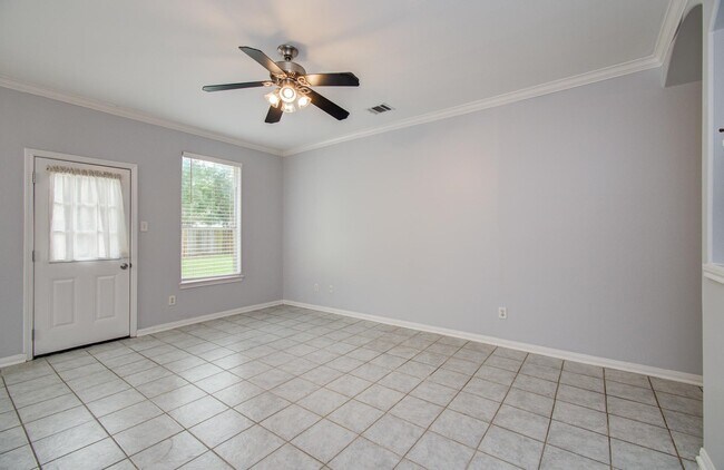 Foto del edificio - 5834 W Airport Blvd