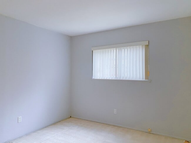 Foto del edificio - 324 S Palo Cedro Dr