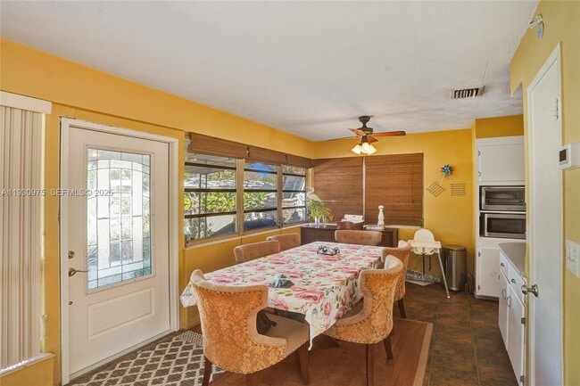 Building Photo - 1321 Mandarin Isle