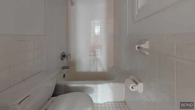 Foto del edificio - 158 E 82nd St