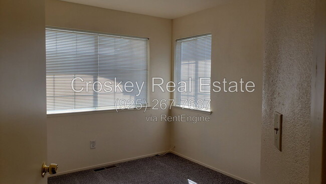 Building Photo - 4717 Knollpark Cir