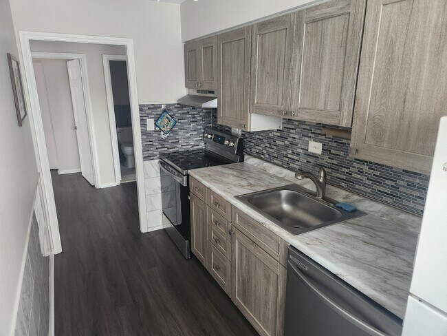 kitchen - 13797 Cedar Rd