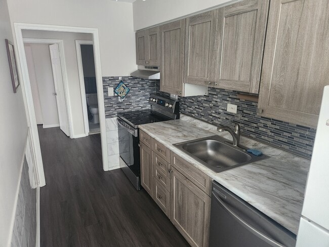 kitchen - 13797 Cedar Rd