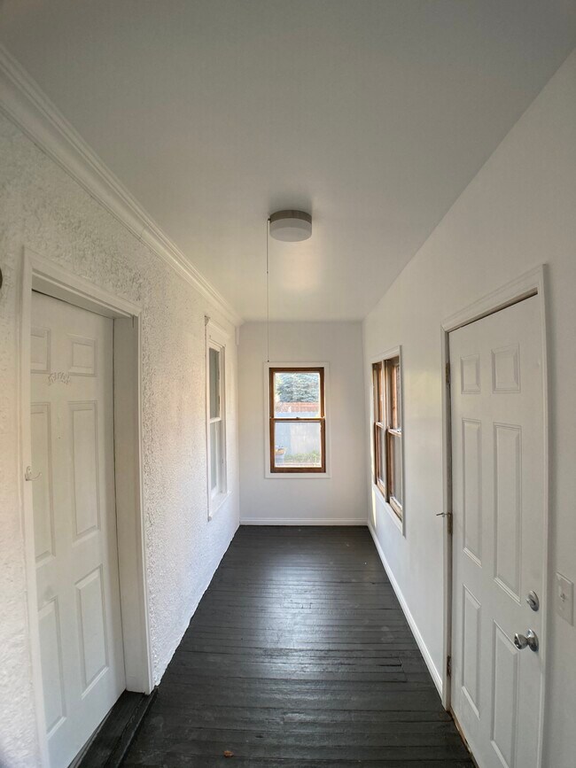 Foto del edificio - 412 24th Ave NE