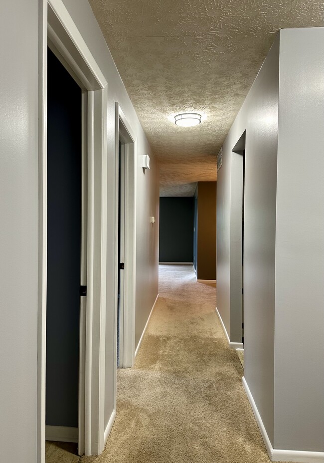 Hallway - 5105 Weston Cir