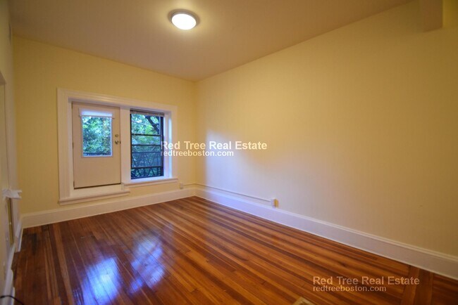 Foto del edificio - 1463 Beacon St