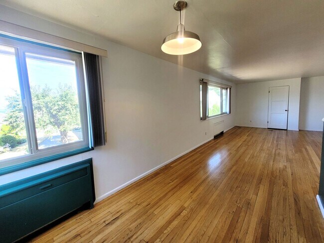 Foto del edificio - Spacious 2 Bedroom Condo in Downtown Bellingham - Forest St