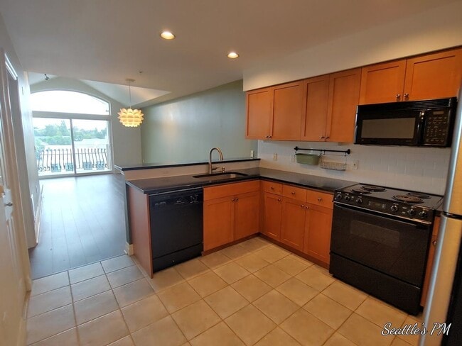 Building Photo - 1 br, 1 bath House - 1101 E Terrace St #504