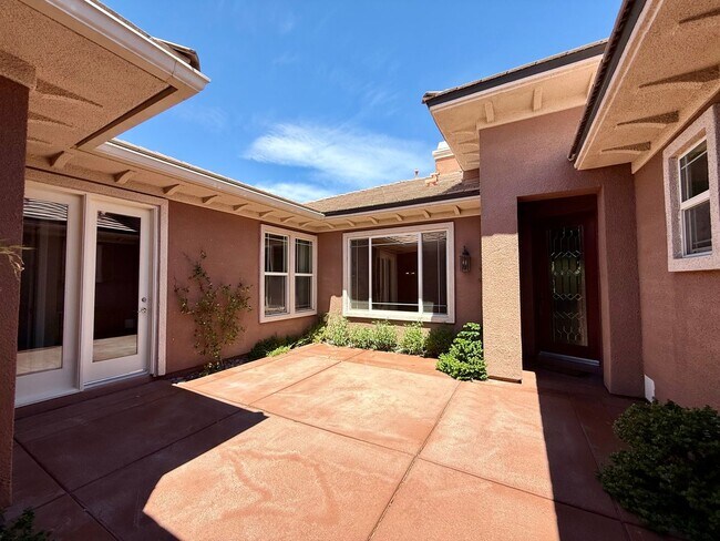 Building Photo - 4/BD 3.5/BA Desirable Vistas Community Hom...