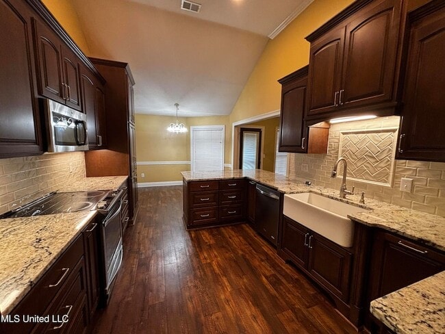 Building Photo - 538 Brighton Cir