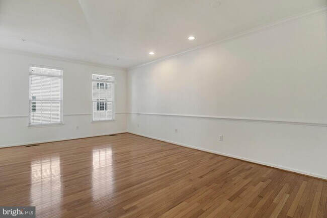 Foto del edificio - 4801 Portsmouth Rd