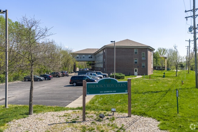 Building Photo - Brookview Glen