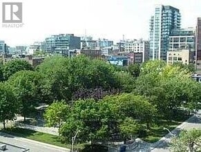 Building Photo - 352 Front St W