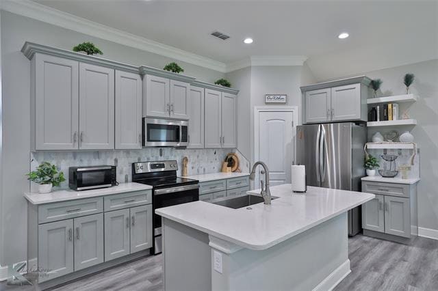 Building Photo - 5433 Fallbrook Dr