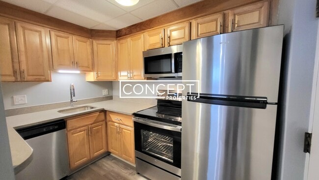 Building Photo - 117 Cross St