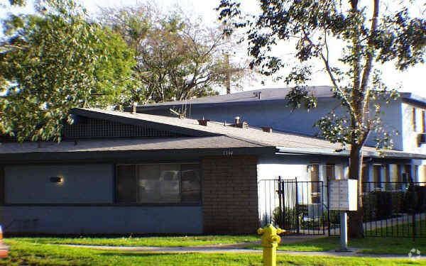 Building Photo - 1394 Randy St