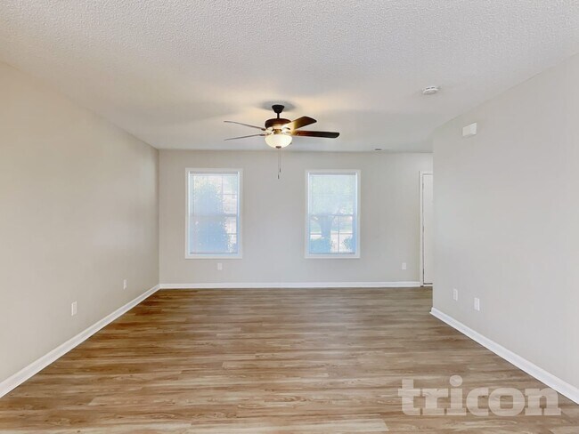 Building Photo - 2102 Taras Trace Dr