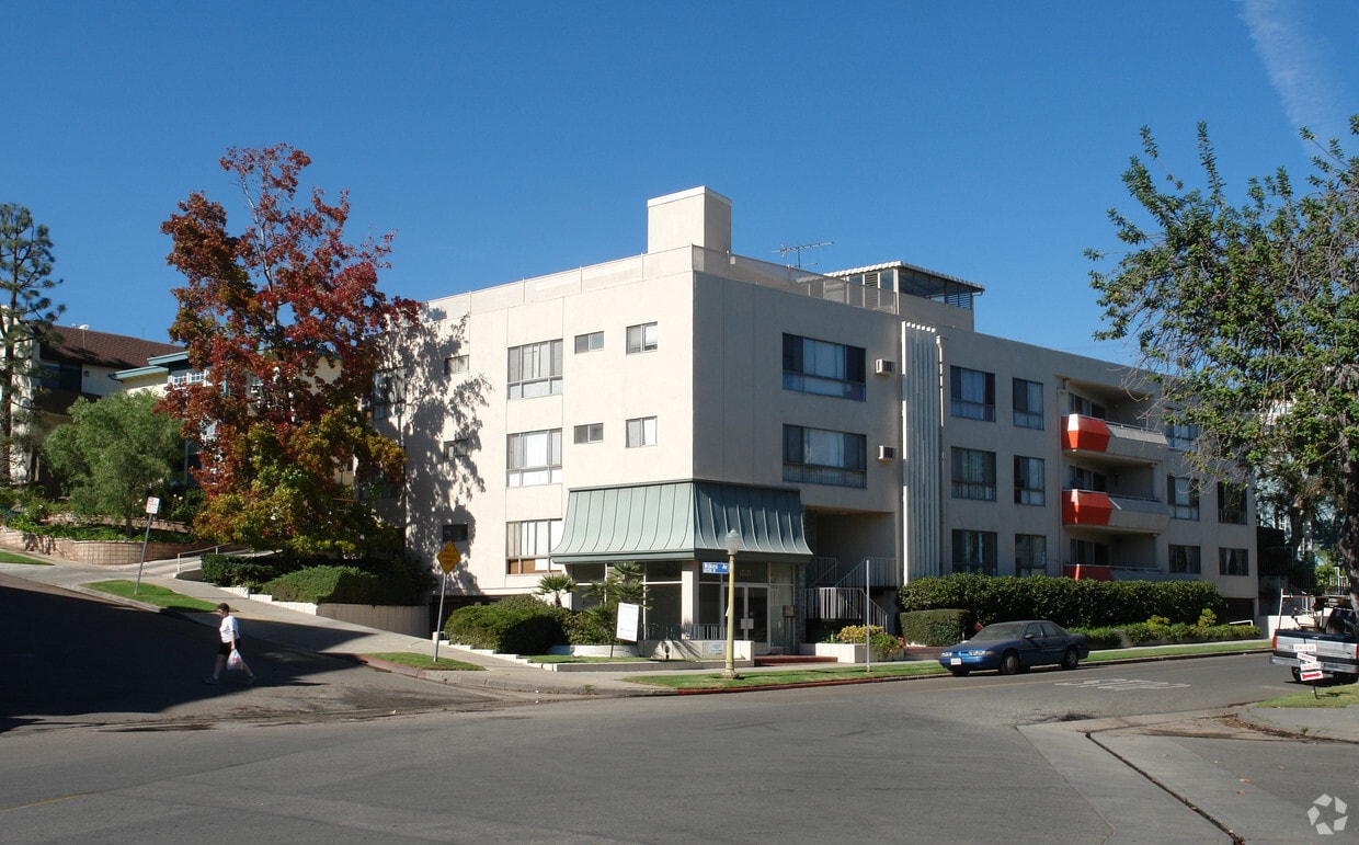 Building Photo - 1515 Manning Ave.