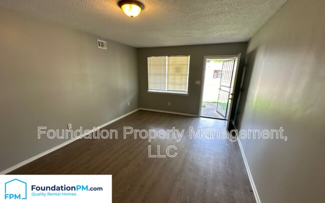Building Photo - 3414 Eastport Cove