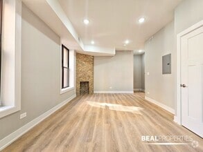 Building Photo - 438 W Belden Ave