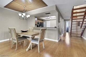Building Photo - 800 Meadowland Dr