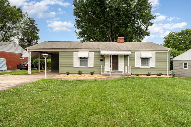 Freshly painted exterior - 2932 Botany St