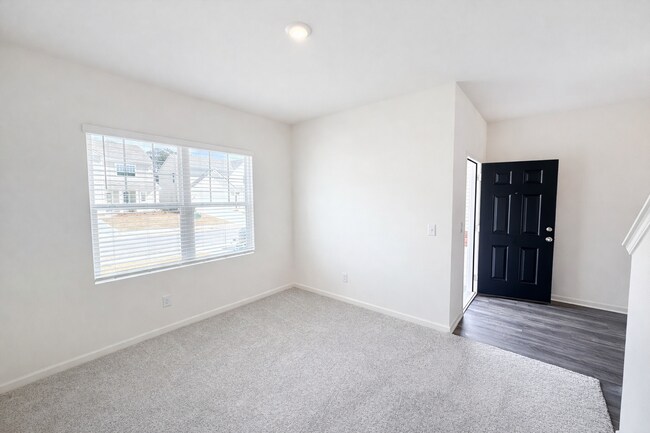 Foto del edificio - Fenced Backyard Coming Soon | Brand New 5 Bed Home in Winder/Bethlehem