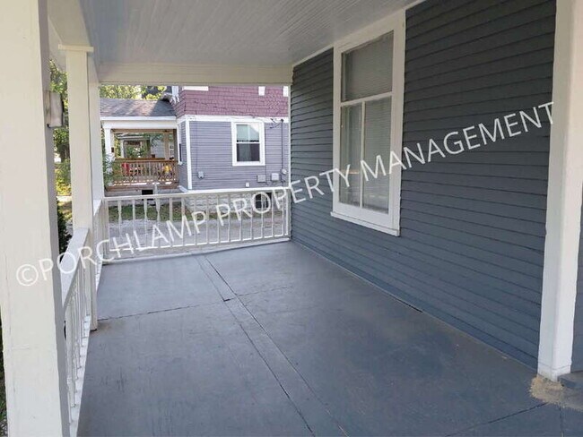 Foto del edificio - 668 Amity Ave