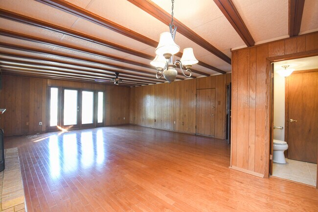 Building Photo - 3713 Bixler St