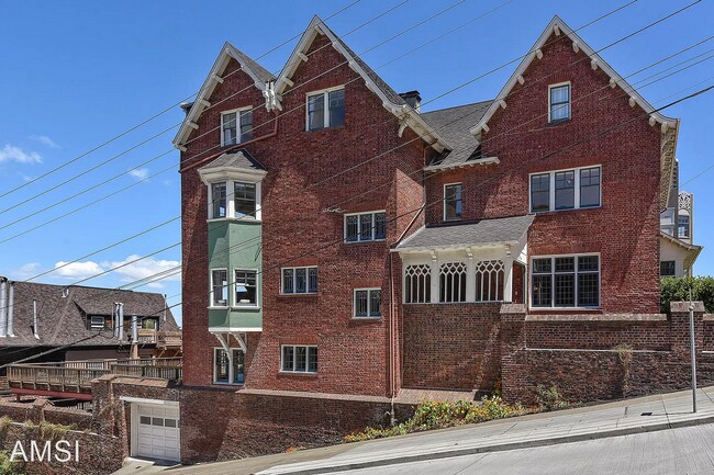 Building Photo - 7 br, 8 bath House - 2190 Vallejo Street