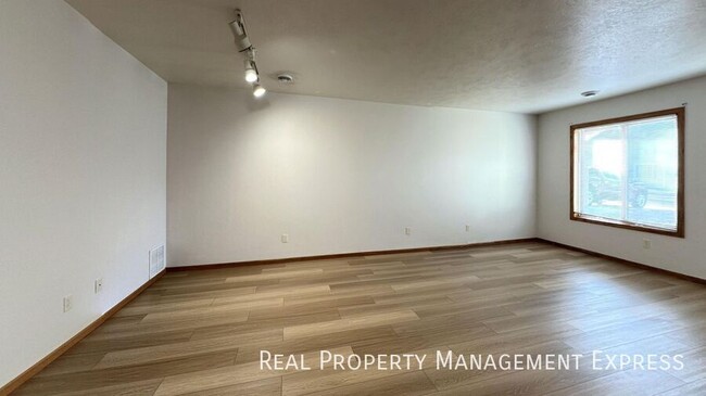 Foto del edificio - Spacious 1 Bedroom Apartment in Brandon, SD!