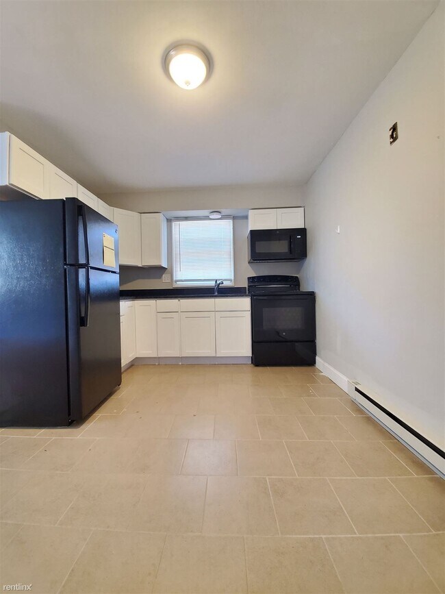 Building Photo - Studio, 1 bath  - 148 Bradford Ave 1