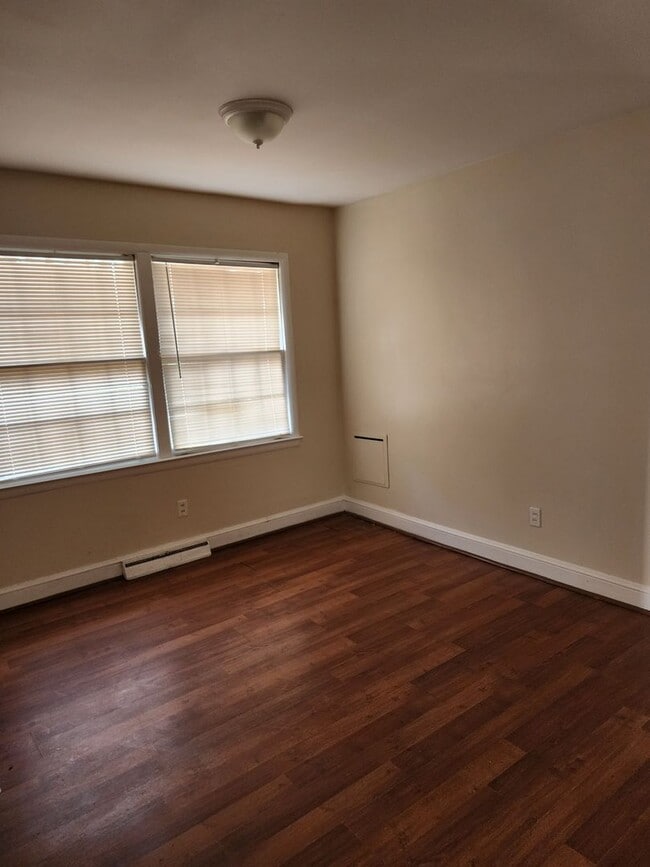 Building Photo - 15 Fleetwood Dr