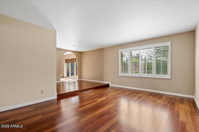 Building Photo - 5345 E Crocus Dr